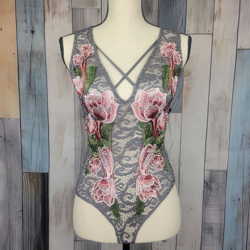 Windsor Gray Pink Floral Embroidered One Piece Lingerie Size Small
